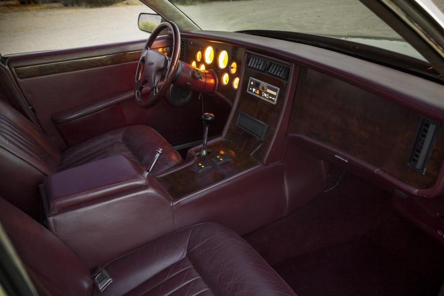 Интерьер Packard Twelve Concept 1999 года  (фото 13 из 38)